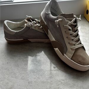 Dolce Vita Womens neutral white Dune Embossed Leather Beige sneakers size 9